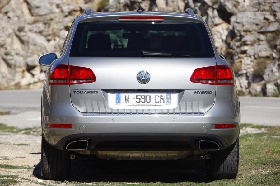  Volkswagen Touareg Hybrid 2011 года  (фото 46 из 49)